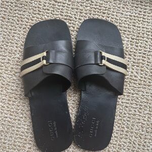 Gucci Black and Tan Sandals with Smooth Straps